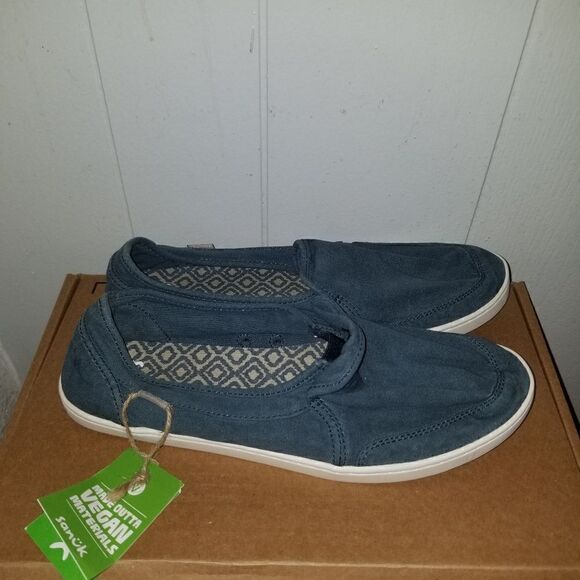 Women's NWT Sanuk Shoes size 9 - Picture 1 of 14